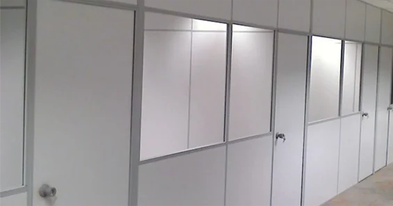 Divisória Eucatex Divilux instalada em escritório